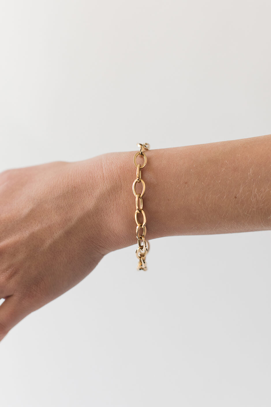 Gold Oval Link Bracelet